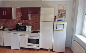 Lovely Condo With Free Parking
